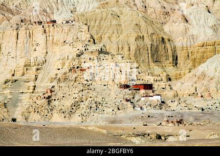 Spektakuläre Aussicht auf Tsaparang, die 'verlorene Stadt', das antike Königreich Guge in Tibet (vermutlich aus dem frühen 10. Jahrhundert stammte). Stockfoto