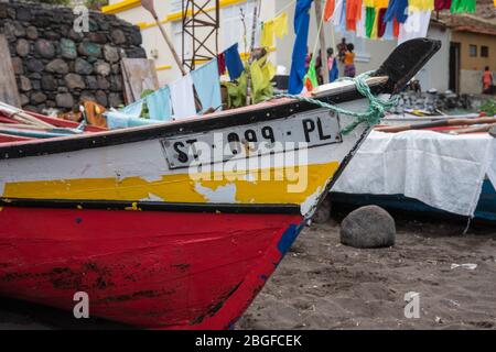 Boote bei der Fischerfeier in Cidade Velha, Kap Verde Stockfoto