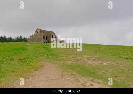 Hell Fire Club, berühmte alte Jagd-Lodge Ruine auf Montpelier Hill an einem bewölkten Tag in Dublin, Irland Stockfoto