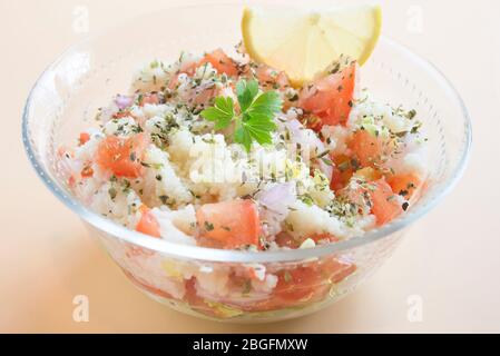 Traditionelle orientalische Salat Tabbouleh in Schüssel Stockfoto