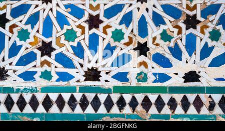 Keramikfliesen in Real Alcazar Palast, Sevilla, Andalusien, Spanien Stockfoto