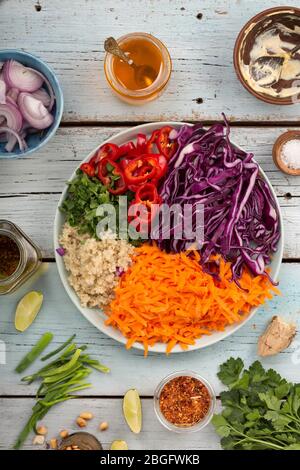 Gemüse, Salat, bunter Regenbogen, Schüssel, veggie Kabobs, Lebensmittel, rühren Sie braten, gesund Stockfoto