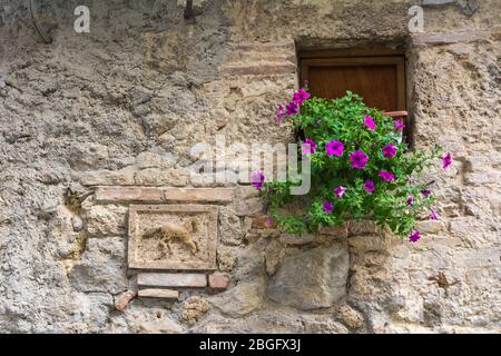 Die Festung Civitella del Tronto, Teramo - Italien: Ein mittelalterlicher Fortrss, einzigartiges Beispiel mittelalterlicher Militärarchitektur in den Abruzzen. Stockfoto