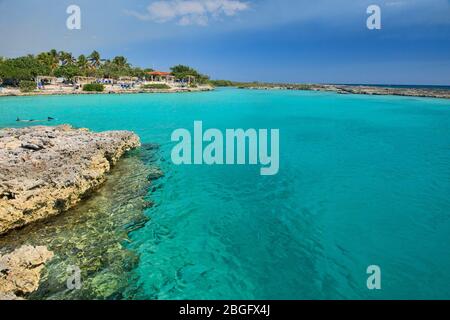 Wunderschönes karibisches Meer in exquisiter Caleta Buena, Playa Giron, Kuba Stockfoto