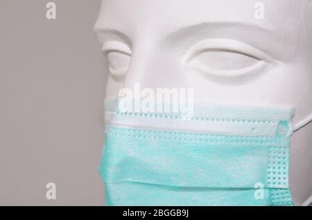 Gesicht. Skulptur in Schutzmaske. Nahaufnahme. Stockfoto