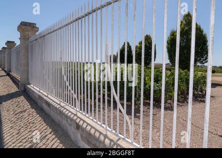 Schloss Grundstücksbarriere in Margaux Schloss Weinberg von Bordeaux französisch Rebe Stockfoto