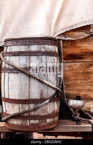 AZ00408-00...ARIZONA - Detail eines Pioneer Wagon repelica in Pipe Springs National Monument. Stockfoto