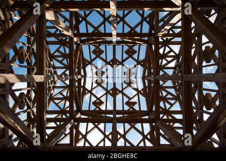 Paleys upon pilers Architektur Latticed Timber Aldgate Church, Aldgate High Street, London EC3N 1AB von Studio Weave Stockfoto