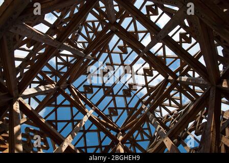 Paleys upon pilers Architektur Latticed Timber Aldgate Church, Aldgate High Street, London EC3N 1AB von Studio Weave Stockfoto