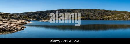 Lagoa Comprida ist der größte See des Naturparks Serra da Estrela, Portugal. Stockfoto