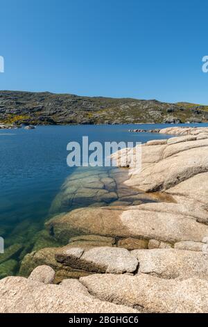 Lagoa Comprida ist der größte See des Naturparks Serra da Estrela, Portugal. Stockfoto