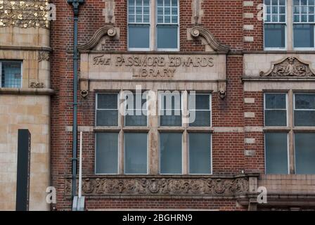 Red Brick Stone Fassade 1890s Architektur Whitechapel Gallery, 77–82 Whitechapel High Street, London E1 7QX Stockfoto