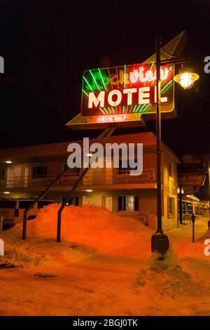 Lockview Motel bei einer Winternacht in Sault Ste. Marie in der Upper Peninsula von Michigan, USA [Keine Eigentumsfreigabe; für redaktionelle Lizenzierung verfügbar o Stockfoto