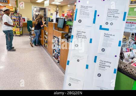 Miami Beach, Florida, Publix Supermarkt, North Beach, Coronavirus Covid-19 Pandemiekrise, Schilder, Schilder, Hinweise im Inneren, Senior Stockfoto