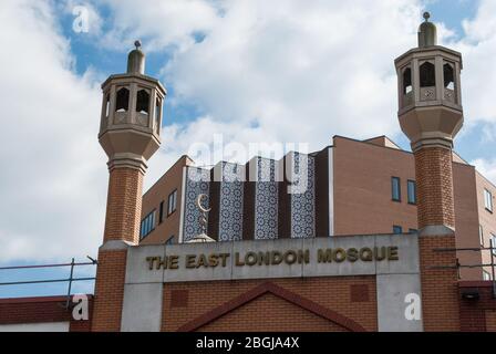 1980er Architektur Ziegelmauerwerk Fassade Elevation 82 92 Whitechapel Road, Shadwell, London E1 1JQ von John Gill Associates Stockfoto