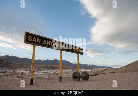 San Antonio de los Cobres, Salta, Argentinien - Oktober 26 2012: Blick auf die Stadt San Antonio de los Cobres vom Bahnhof. Stockfoto