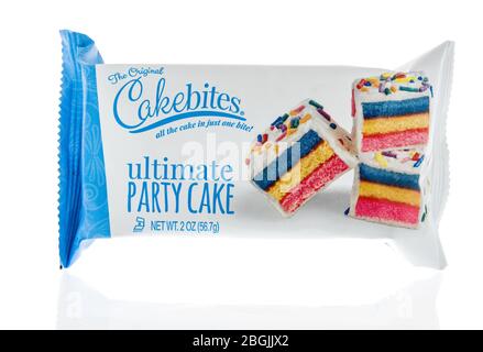 Winneconne, WI - 17. April 2020: Ein Paket von Cakebites ultimative Party-Kuchen auf einem isolierten Hintergrund. Stockfoto