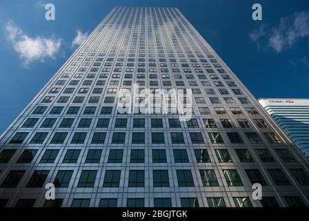 Tower Stainless Steel Architecture 1980er Jahre One Canada Square Canary Wharf, London E14 5AB von Cesar Pelli & Associates Stockfoto