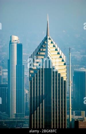 Oben zwei Prudential Plaza Gebäude in Chicago Stockfoto