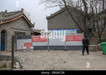 Innenansicht der Kulturschauplätze von Bailuyuan, die abgerissen werden sollen, Bezirk Lantian, Stadt Xi'an, nordwestlich der Provinz Shaanxi, 9. März 2020. Bürsche Stockfoto