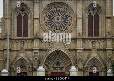 Dieses undatierte Foto zeigt die Herz-Jesu-Kathedrale, richtig die Kathedrale des Herzens Jesu und auch als das Steinhaus von Einheimischen bekannt, Stockfoto