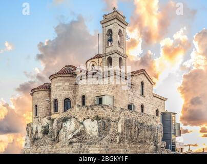 Blick auf die orthodoxe Kirche Panagia Theoskepasti siebten Jahrhundert, Paphos, Zypern. Stockfoto