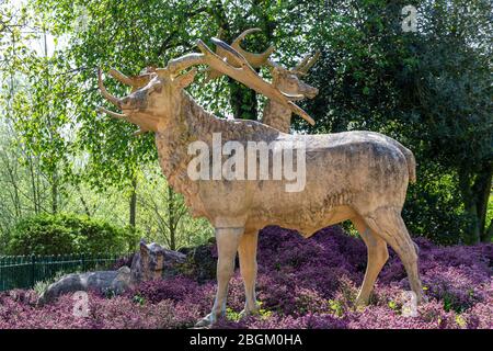 Dinosaurierskulpturen im Crystal Palace Park, London Stockfoto