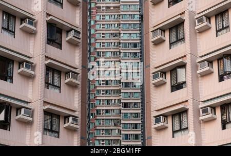 Hongkong, China. April 2020. Wohnungen sind in Hong Kong gesehen. Quelle: SOPA Images Limited/Alamy Live News Stockfoto