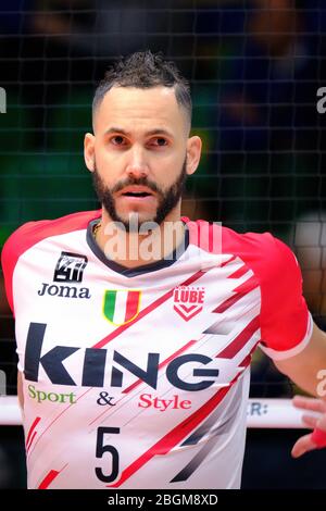 Modena, Italien. Januar 2020. osmany juantorena (05) (lube civitanova) während der italienischen Volleyball SuperLega Serie A Saison 2019/20, Volleyball Italienische Serie A Männer Superleague Meisterschaft in modena, Italien, Januar 01 2020 Quelle: Independent Photo Agency/Alamy Live News Stockfoto