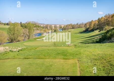 Roxburgh Viaduct über River Teviot vom Roxburghe Golf Course Stockfoto