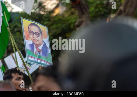 Kunstwerke, die Protest gegen das Gesetz zur Änderung der Staatsbürgerschaft, das nationale Bürgerregister und das nationale Bevölkerungsregister zeigen, Personen, die Respekt zeigen Stockfoto