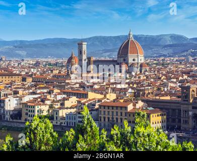 Gesamtblick auf den Dom oder die Kathedrale. Florenz, Toskana, Italien. Das historische Zentrum von Florenz ist ein UNESCO-Weltkulturerbe Stockfoto