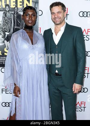 Hollywood, Usa. April 2020. (FILE) Joshua Jackson und Frau Jodie Turner-Smith begrüßen eine Tochter. HOLLYWOOD, LOS ANGELES, KALIFORNIEN, USA - NOVEMBER 14: Schauspielerin Jodie Turner-Smith und Freund/Schauspieler Joshua Jackson kommen zum AFI FEST 2019 - Eröffnungsgala - Premiere von Universal Pictures' 'Queen and Slim', das am 14. November 2019 im TCL Chinese Theatre IMAX in Hollywood, Los Angeles, Kalifornien, USA, stattfand. (Foto von Xavier Collin/Image Press Agency) Quelle: Image Press Agency/Alamy Live News Stockfoto