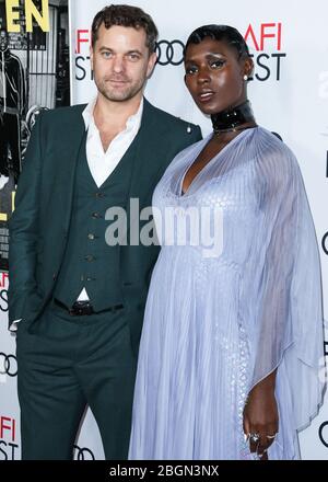 Hollywood, Usa. April 2020. (FILE) Joshua Jackson und Frau Jodie Turner-Smith begrüßen eine Tochter. HOLLYWOOD, LOS ANGELES, KALIFORNIEN, USA - NOVEMBER 14: Schauspieler Joshua Jackson und Freundin/Schauspielerin Jodie Turner-Smith kommen zum AFI FEST 2019 - Eröffnungsgala - Premiere von Universal Pictures' 'Queen and Slim', das am 14. November 2019 im TCL Chinese Theatre IMAX in Hollywood, Los Angeles, Kalifornien, USA, stattfand. (Foto von Xavier Collin/Image Press Agency) Quelle: Image Press Agency/Alamy Live News Stockfoto