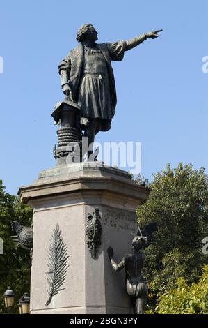 Kolumbusstatue vor Kathedrale von Santo Domingo, Dominikanische Republik, Karibik, Amerika Stockfoto