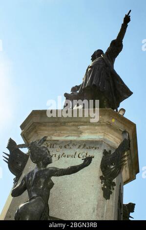 Kolumbusstatue vor Kathedrale von Santo Domingo, Dominikanische Republik, Karibik, Amerika Stockfoto