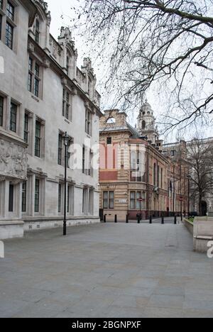 Red Brick Stone Dressings Architecture Parliament Square RICS 12 Great George St, Westminster, London SW1P von Alfred Waterhouse Stockfoto