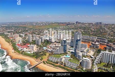 Luftaufnahme von Umhlanga Rocks und Leuchtturm Stockfoto