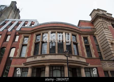 Red Brick Stone Dressings Architecture Parliament Square RICS 12 Great George St, Westminster, London SW1P von Alfred Waterhouse Stockfoto