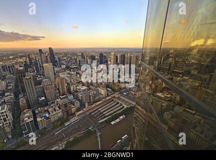 Die Skyline von Melbourne, fotografiert vom Skydeck Stockfoto