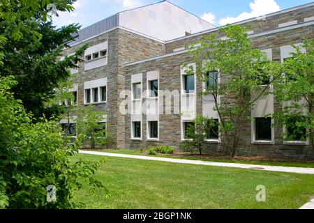 Rückseite des Innenhofs von Ives Hall an der Cornell University Stockfoto