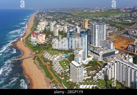 Luftaufnahme von Umhlanga Rocks und Leuchtturm Stockfoto