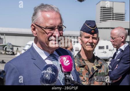 22. April 2020, Neubiberg bei München, Bayern, Deutschland: JOACHIM HERRMANN, Innenminister Bayerns. Stockfoto