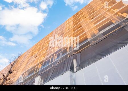 Das Netz deckt Unterbau Gebäude Stockfoto