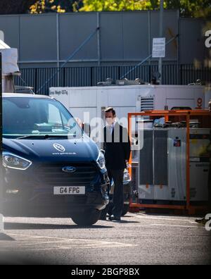 Brentwood Essex, Großbritannien. April 2020. Bestatter kommen an der temporären covid-19 Leichenhalle ein Brentwood Gemeinschaft Hosptial Kredit: Ian Davidson/Alamy Live News Stockfoto