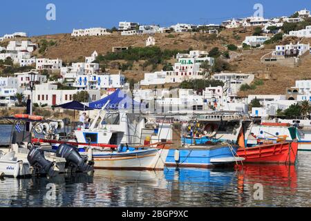 Fischerboote in Mykonos Stadt, Mykonos Insel, Kykladen, Griechenland, Europa Stockfoto