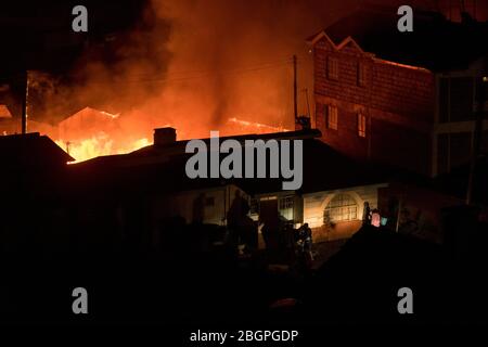 Hausbrand, nahe Kikuyu Close, an der Ngong Road, Nairobi, Kenia. Januar 2020 Stockfoto