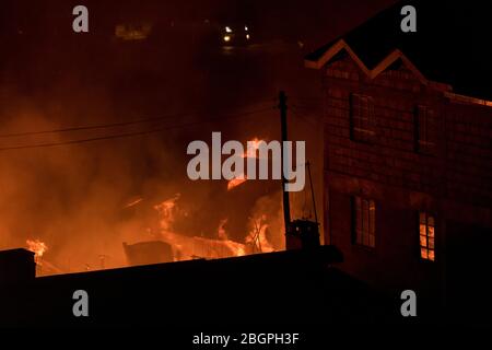 Hausbrand, nahe Kikuyu Close, an der Ngong Road, Nairobi, Kenia. Januar 2020 Stockfoto