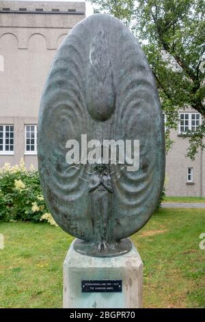 "Verndarengillinn", (Schutzengel, 1910-1947) Skulptur auf dem Gelände des Einar Jónsson Museums, Reykjavik, Island. Stockfoto