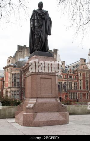 1. Earl of Beaconsfield Statue in Parliament Square, London SW1 von Mario Raggi Stockfoto